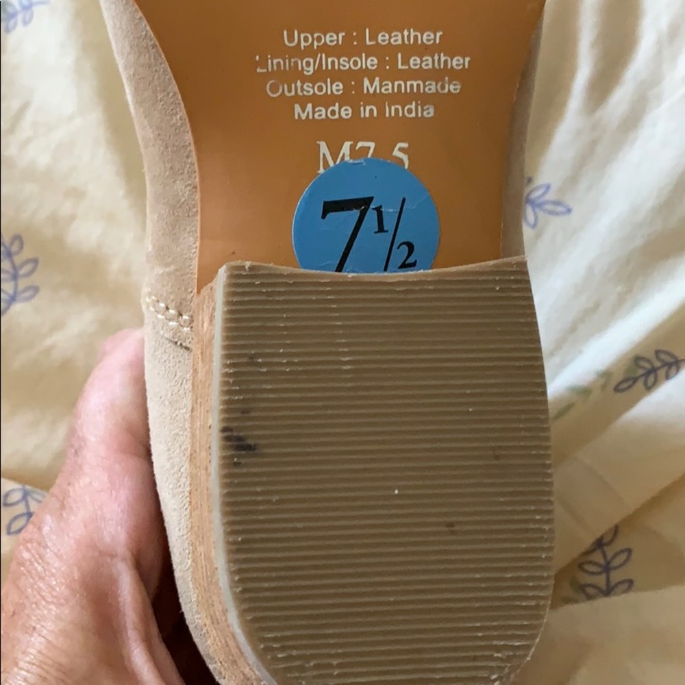 Boots - Picture 6 of 10
